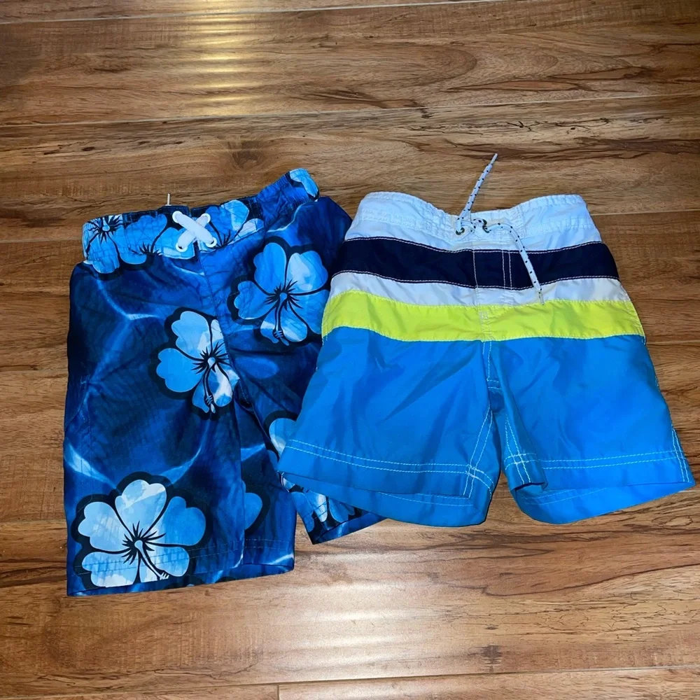 Kids swim shorts bundle of 2 sz 4T‎ & 5/6